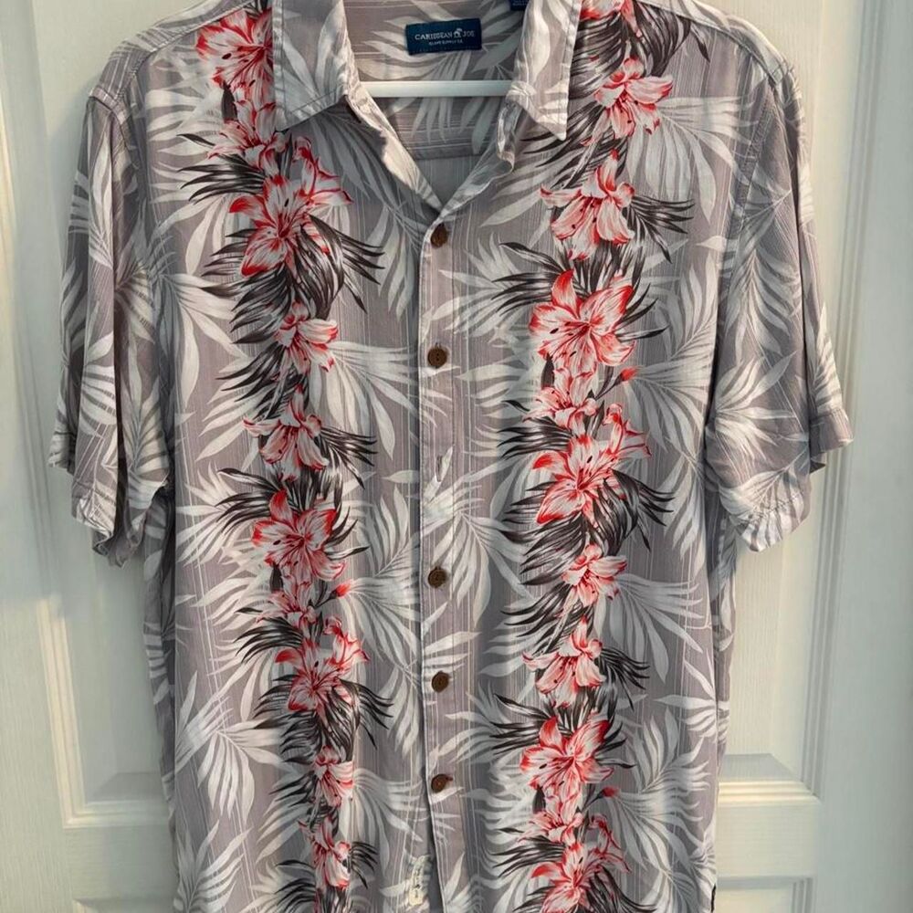 Caribbean Joe white and gray palm leaf print rayon shirt Size M
